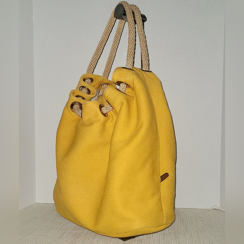 REDUCED!💥Michael Kors Marina Mustard Yellow Large Hobo Bucket Bag